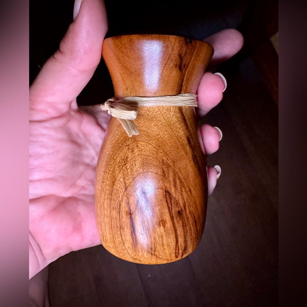 Vintage Myrtle Wood Salt & Pepper Shakers - Picture 12 of 17